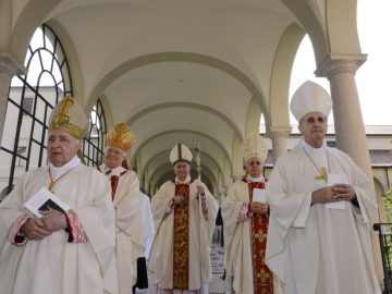 Il card. Parolin ordina vescovo mons. Bertoldi: «chiamato a essere testimone del Risorto<br>e artefice di pace»