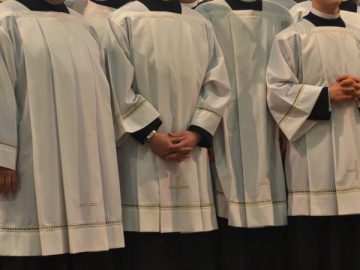 Mangiate, amici, bevete; inebriatevi d’amore (Ct 5,1c)