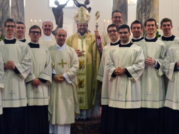 “Ai piedi della croce per imparare il dono della vita”