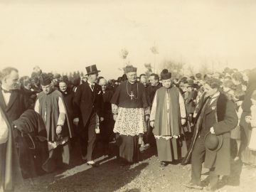 A 90 anni dalla “prima pietra”