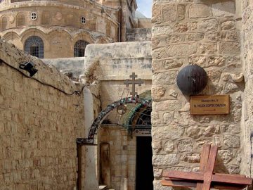 La mulattiera che conduce alla croce